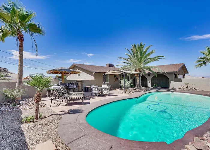 Holiday home 5 Mi To Beach: Poolside Paradise In Havasu!