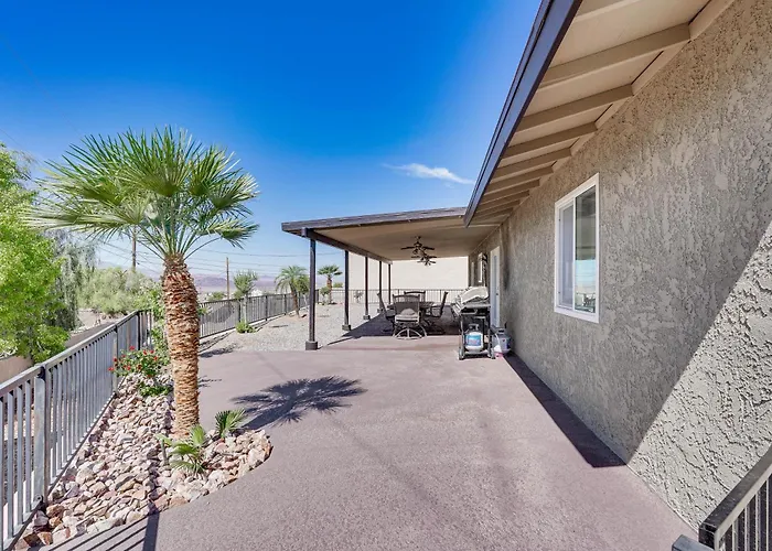 5 Mi To Beach: Poolside Paradise In Havasu! Holiday home Lake Havasu City